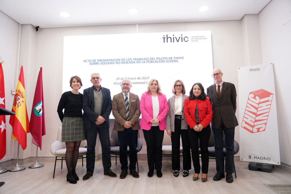 La vicealcaldesa y delegada de Seguridad y Emergencias, Inma Sanz, junto al delegado del Área de Políticas Sociales, Familia e Igualdad, José Fernández, ha presentado los resultados de la segunda experiencia piloto del proyecto Thivic