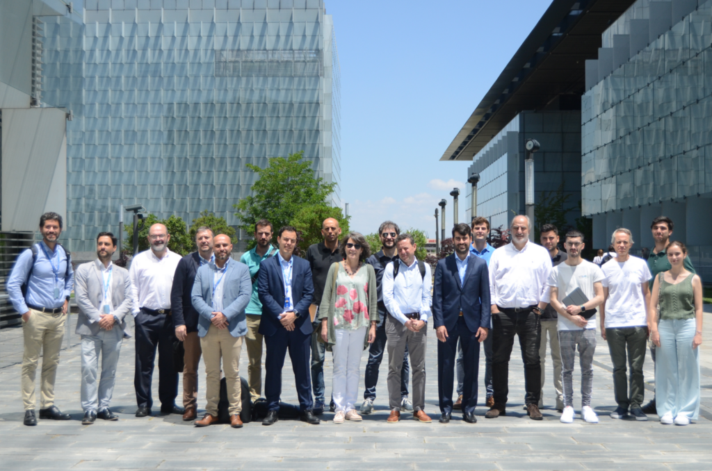 Técnicos del IoTLab de la UPM y el Ayuntamiento de Madrid en su visita al laboratorio IoT de Telefónica.