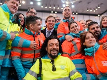 El Ayuntamiento de Madrid reconoce a los servicios de limpieza y recogida por su ayuda y solidaridad tras la DANA