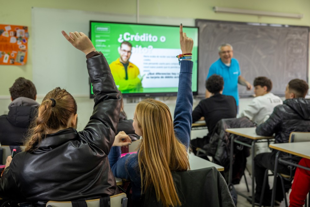 El comité empresarial de la OCDE sitúa a CaixaBank como modelo internacional de educación financiera