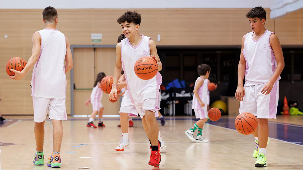 La Fundación Real Madrid abre las inscripciones para sus Campus de Baloncesto del verano de 2026