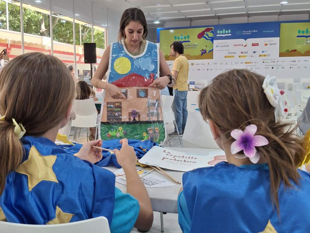 CaixaBank, miembro del Foro por Madrid y patrocinadora oficial de la Feria del Libro de Madrid, contribuye con sus propuestas a impulsar la labor de las entidades sociales y a acercar este evento a colectivos vulnerables