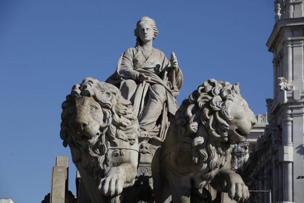La restauración de la Cibeles, a punto de empezar.