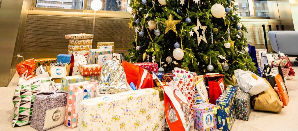 Con ‘El Árbol de los Sueños’, los niños han recibido exactamente el regalo que pidieron en las cartas que estuvieron a disposición de los clientes en las oficinas de la entidad.