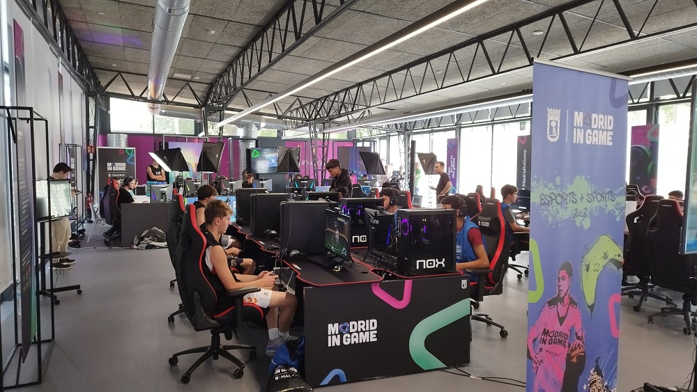 Usuarios en el eSports Center de Madrid In Game