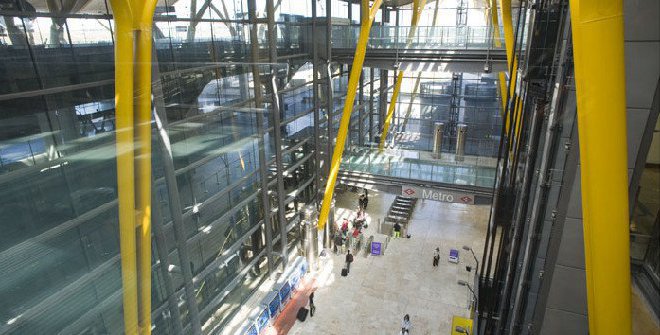 Madrid-Barajas asciende al puesto 24 en el ranking global de aeropuertos  OAG 2025