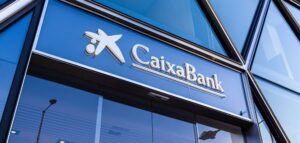 CaixaBank evita la emisión de más de 4,2 millones de toneladas de CO2 en 2024 a través de sus bonos verdes