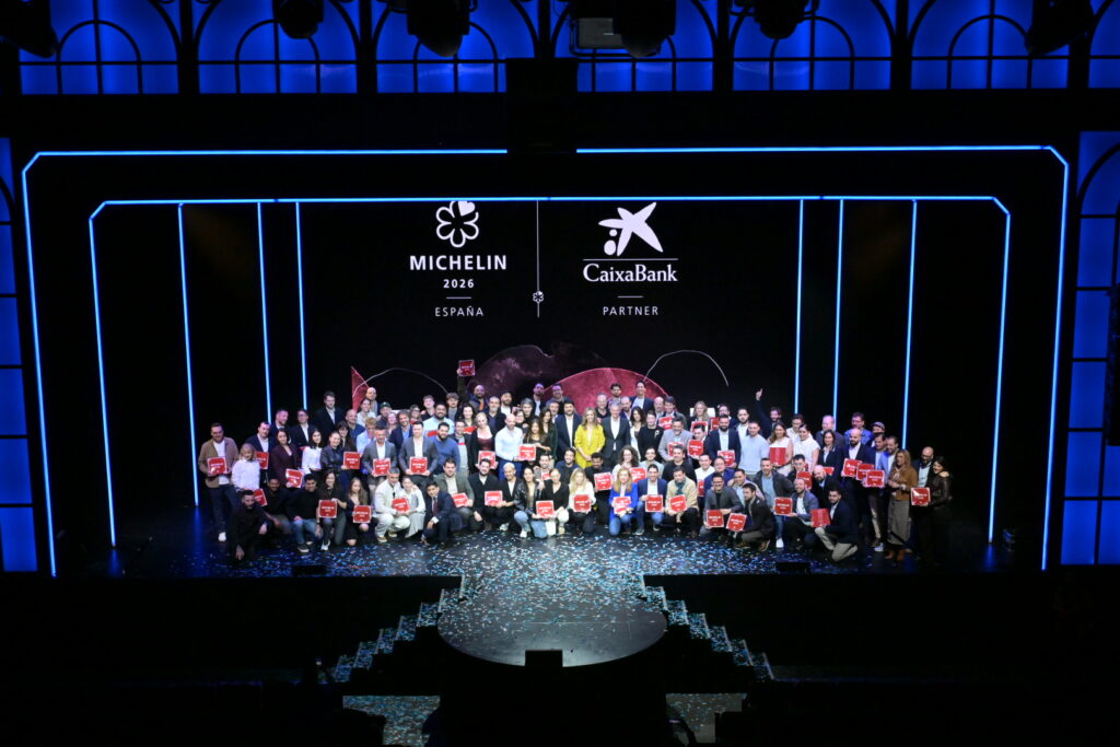 CaixaBank entrega a 120 restaurantes de la Comunidad de Madrid las placas que los acreditan como restaurantes recomendados por la Guía Michelin 2026